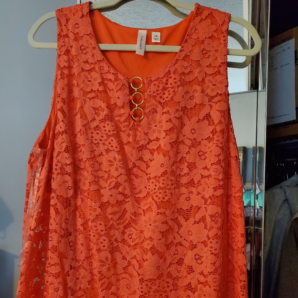 EUC lacy, fully lined dress